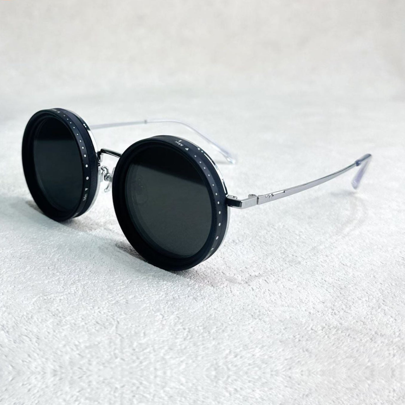 VisionRound Polarized Sunglasses – Unisex Retro Design with Adjustable Light Filter
