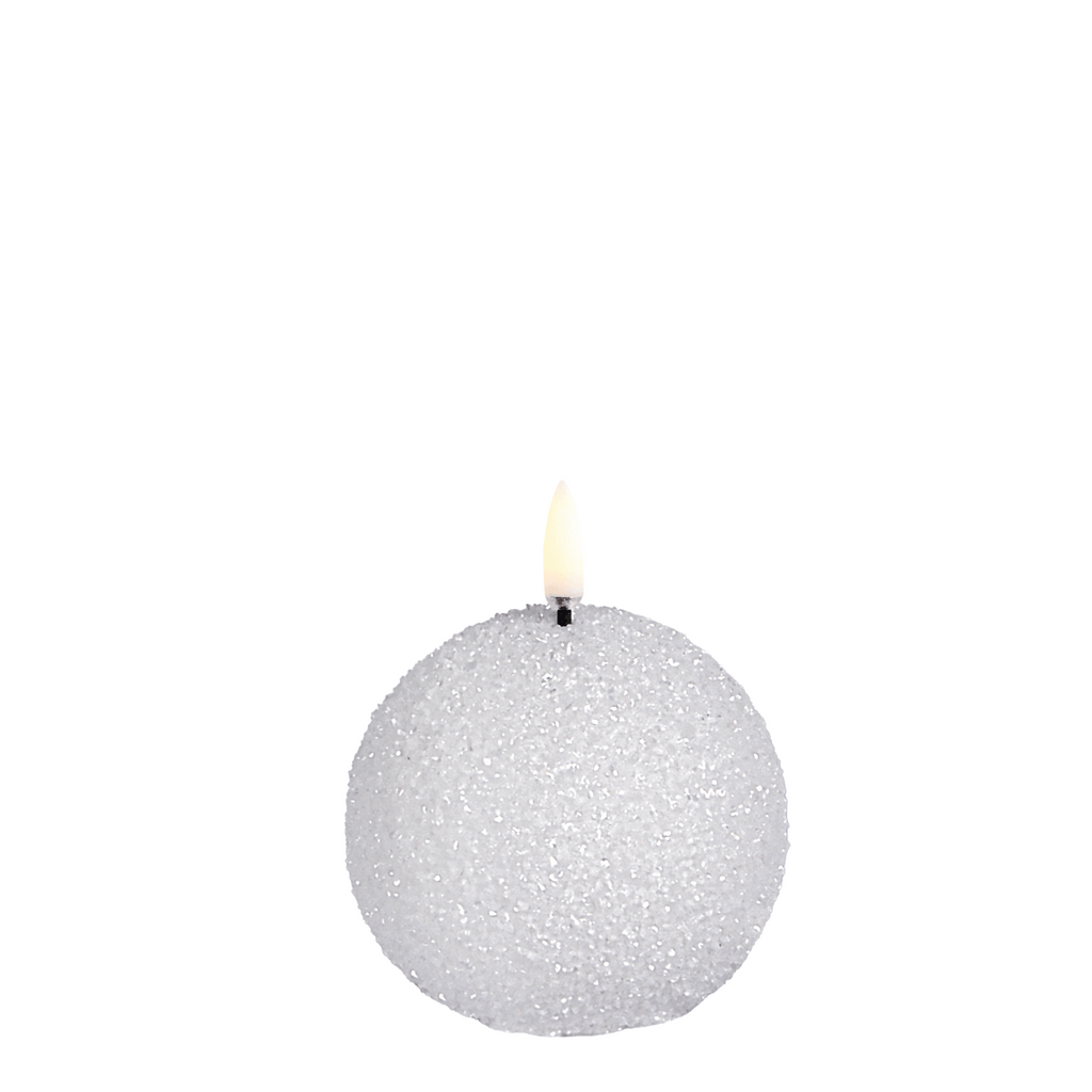 WinterShine – Elegant LED Candle in Snow Globe Design