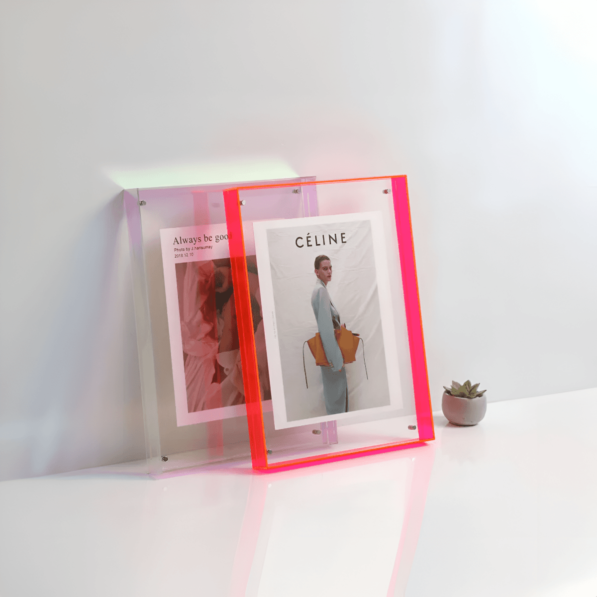 Transparent acrylic picture frame for modern picture presentation