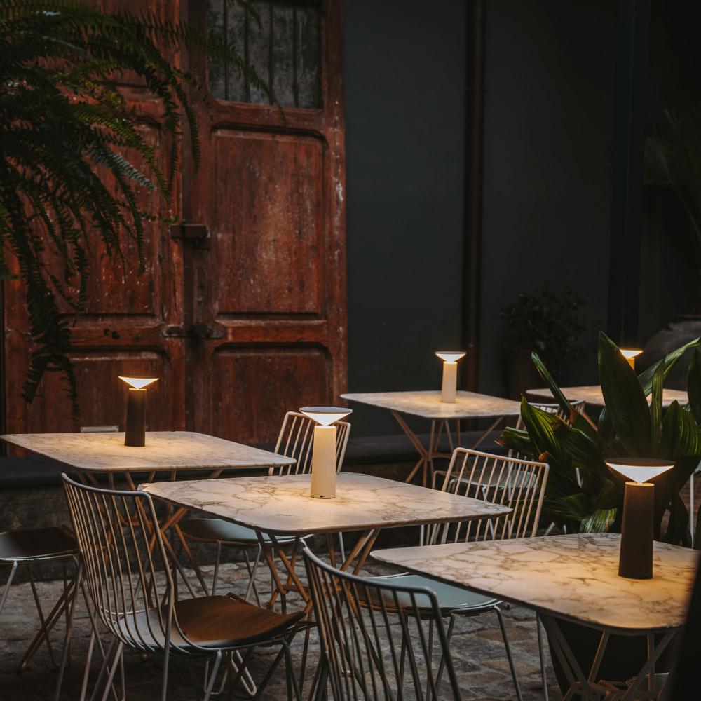 InfiNight - Modern table lamp with touch sensor | Dimmable brightness