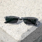 Ultra-light multifocal self-tinting reading glasses