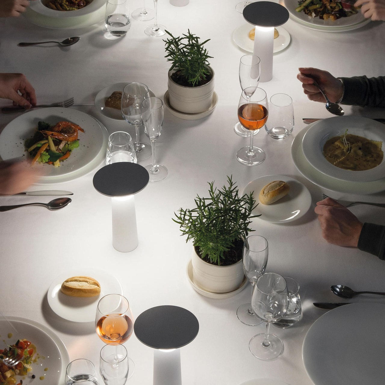 InfiNight - Modern table lamp with touch sensor | Dimmable brightness