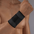 Wrist brace with stabilizing 3D compression