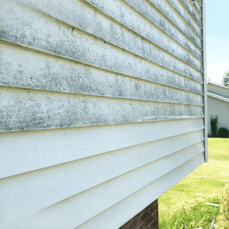 High-pressure water cleaner for versatile exterior cleaning