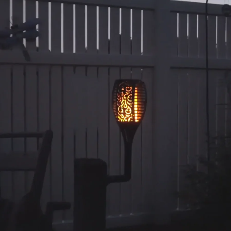 SolarFlame Garden Torches – Sustainable LED Garden Lighting