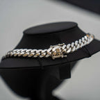 Timeless elegance for a strong appearance