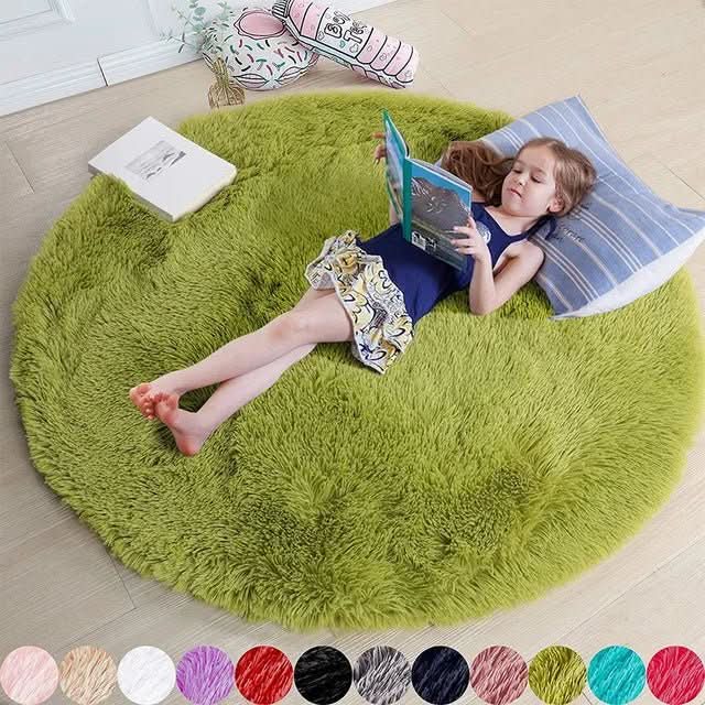 plüschiger, flauschiger Teppich für gemütliches Wohnen und Schlafzimmer