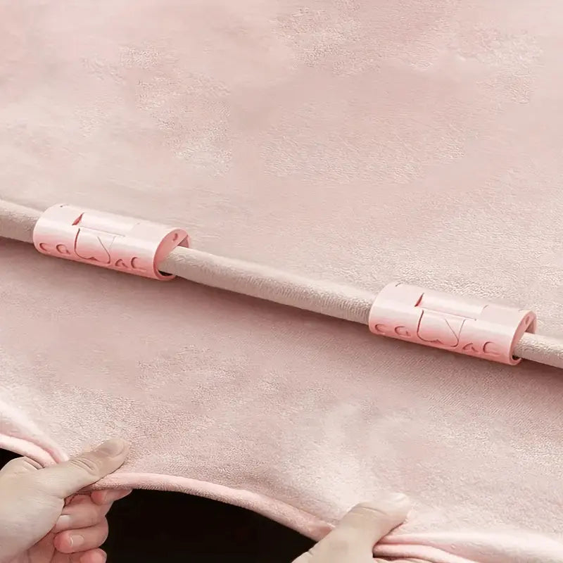 Adjustable sheet holder – Never again slipping bed linen