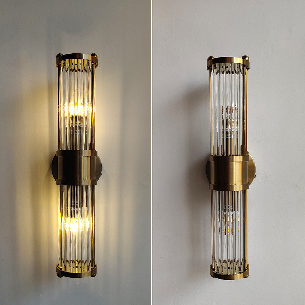 Classic wall lamp in gold – Luxurious lighting for bathroom and hallway
