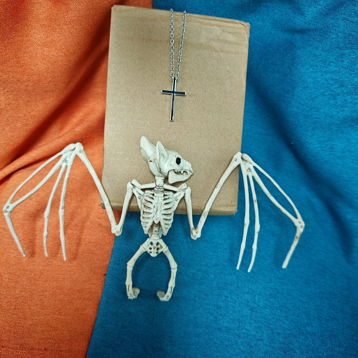 SpookySkeleton – Gothic Wall Art Hanging Ornament for Halloween