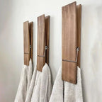 Wall-mounted towel clip – No drilling – Modern wood design – Strong adhesive surface