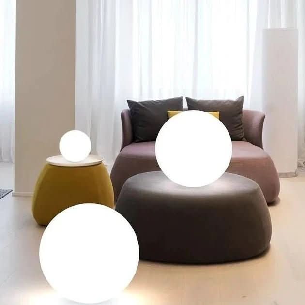 Waterproof LED ball lamp with colour change for indoor & outdoor use