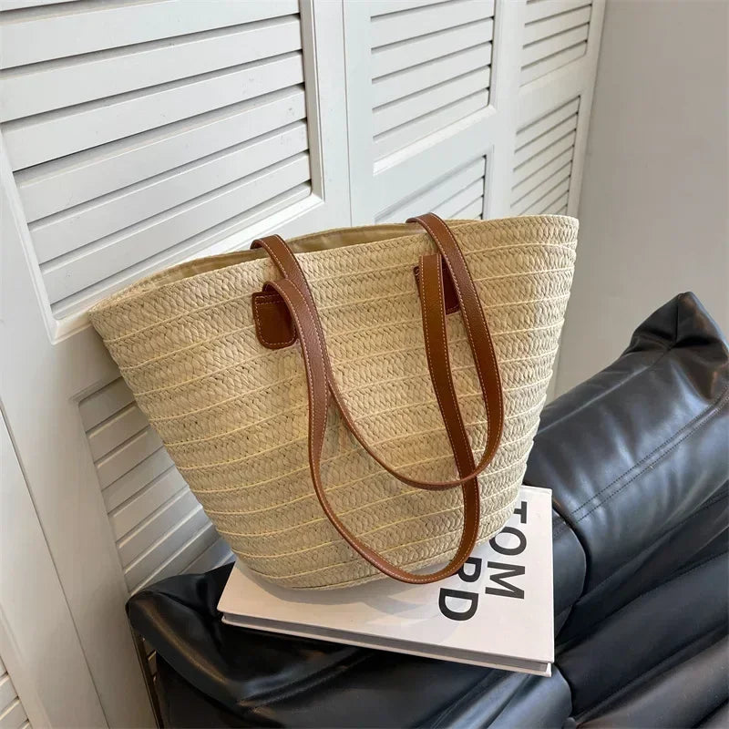 Basket Shoulder Bag for Women – Woven Design – practical and spacious – versatile carrying options – Wall Clock