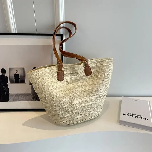 Basket Shoulder Bag for Women – Woven Design – practical and spacious – versatile carrying options – Wall Clock