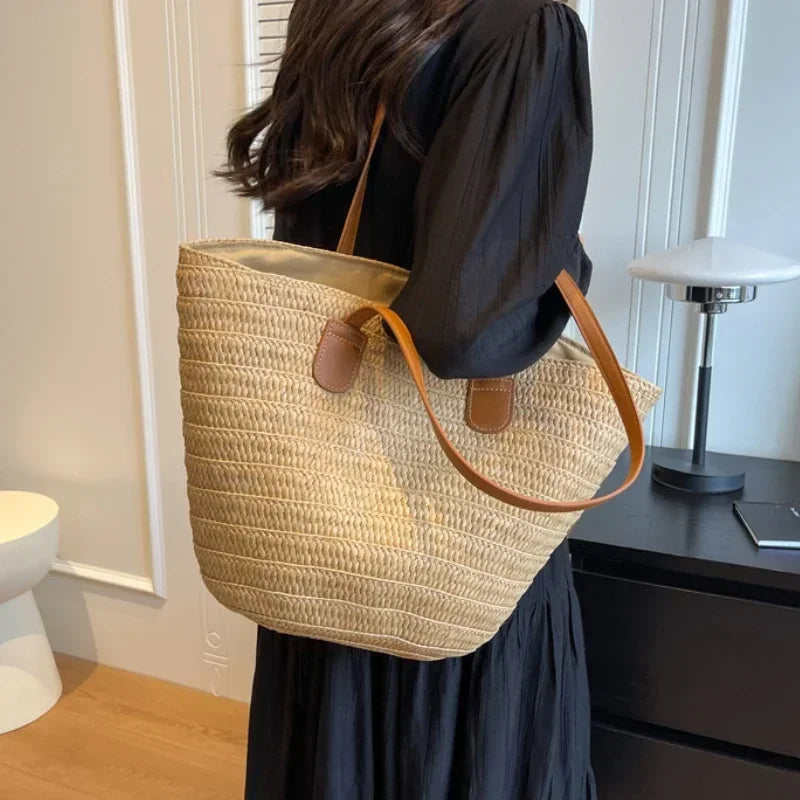 Basket Shoulder Bag for Women – Woven Design – practical and spacious – versatile carrying options – Wall Clock
