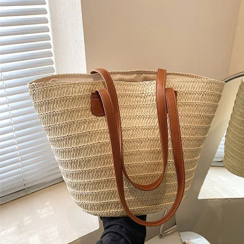 Basket Shoulder Bag for Women – Woven Design – practical and spacious – versatile carrying options – Wall Clock