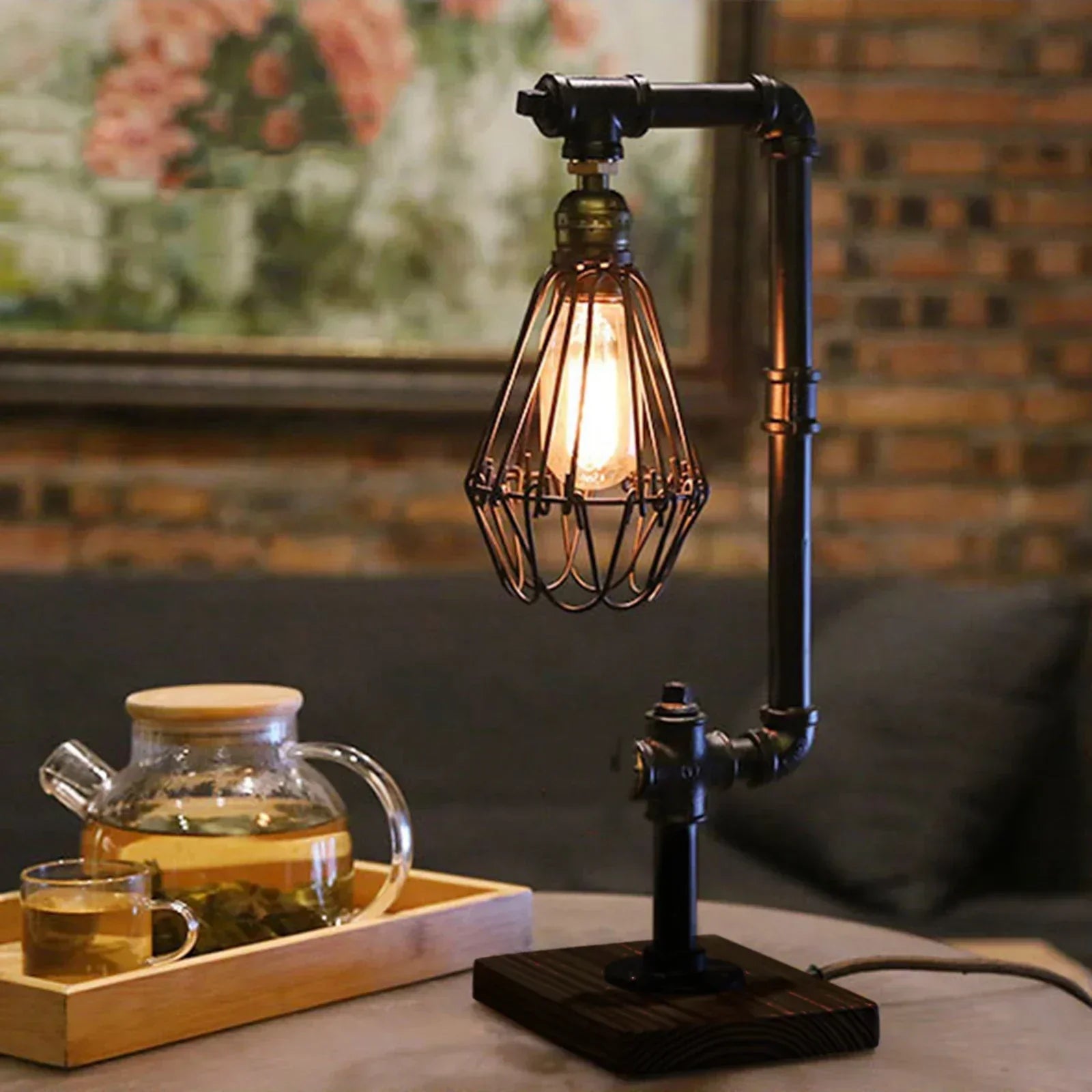 RetroCharm – Retro table lamp made of metal