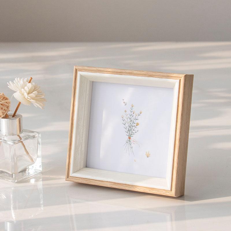 ElegantFrame – Luxury Photo Frame with Golden Edge