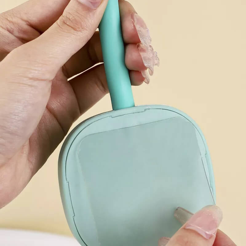 DryGrip – The hands-free helper for drying & styling!
