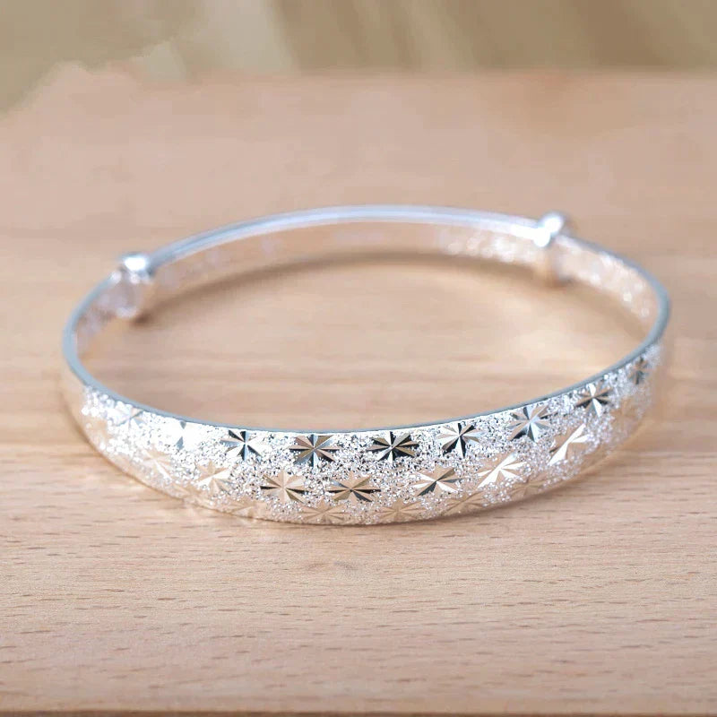Enchanting Star-Shaped Silver Bracelet for a Radiant Look