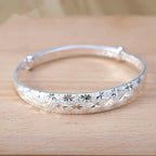 Enchanting Star-Shaped Silver Bracelet for a Radiant Look