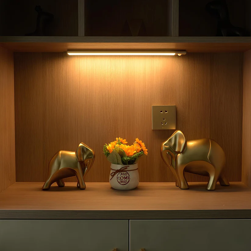 Modern Wall Lamp | Elegant, wireless and functional