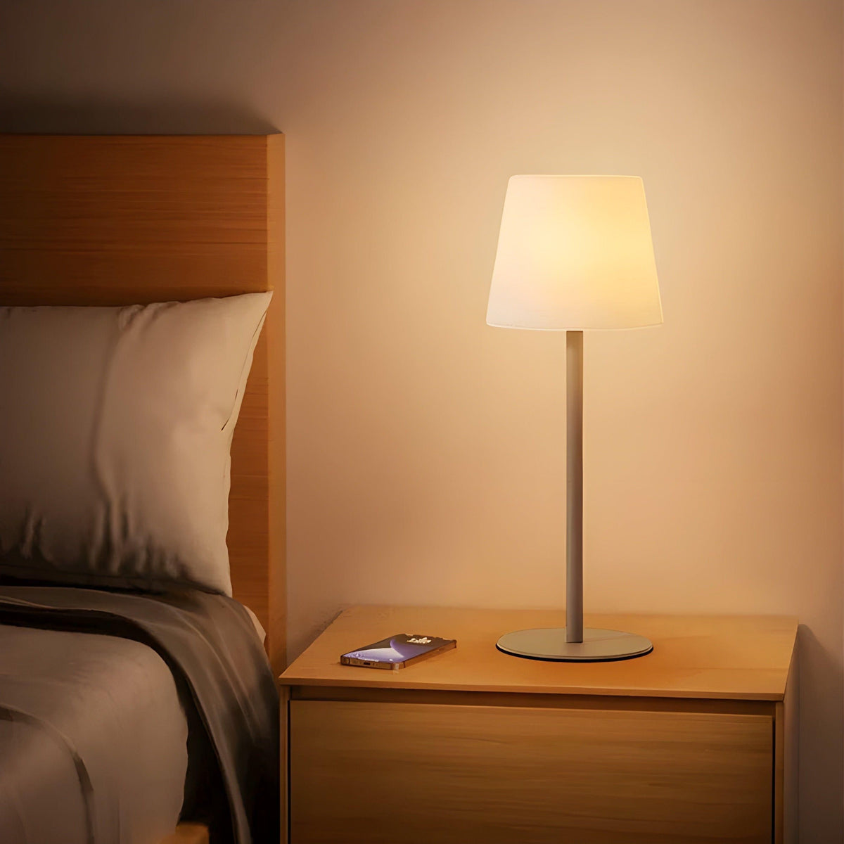 Wireless rechargeable lamp with adjustable warm lighting