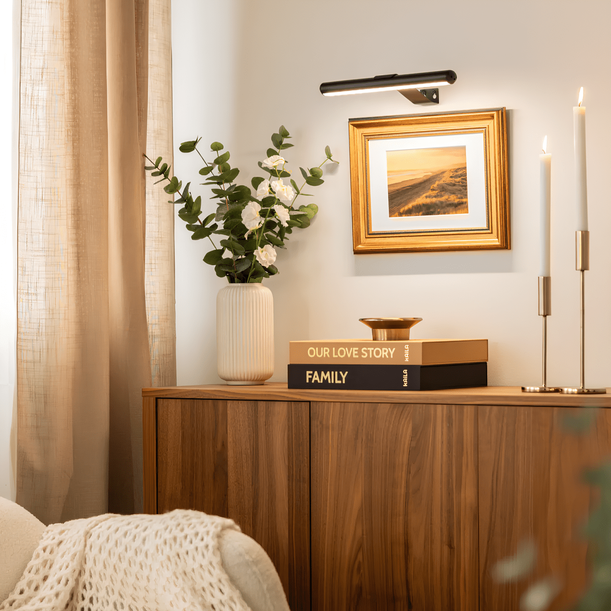 Wireless & stylish for any gallery wall