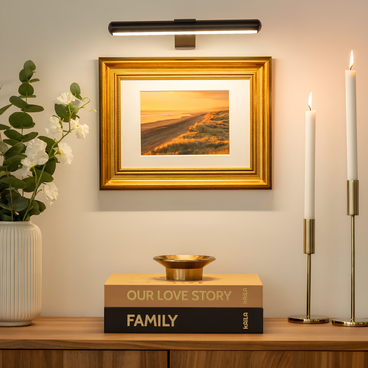 Wall lamp with charging function elegant picture lighting