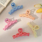 Elegant hair clip with strong hold for every hair type