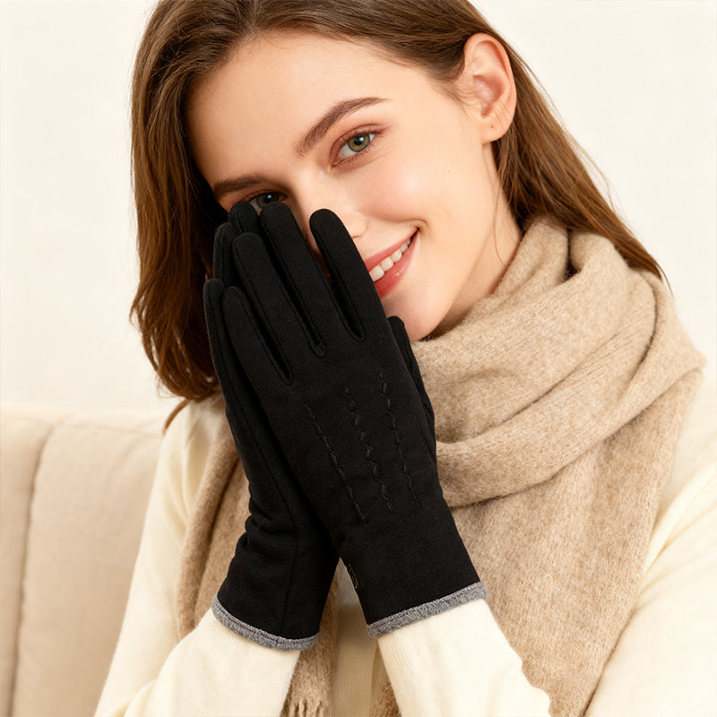 ChicTouch – Warm yourself while talking on the phone without taking off your gloves