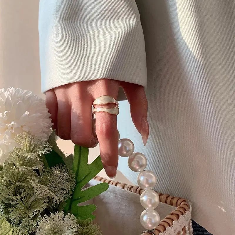 Adjustable Luxury Gold Crevice Ring