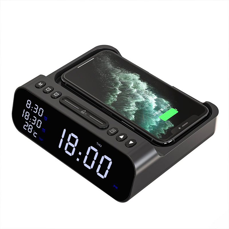 ChargeTime Pro – Digital alarm clock with wireless charging and large display
