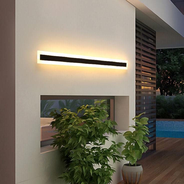 Elegant LED outdoor wall lamp - Modern atmosphere and style