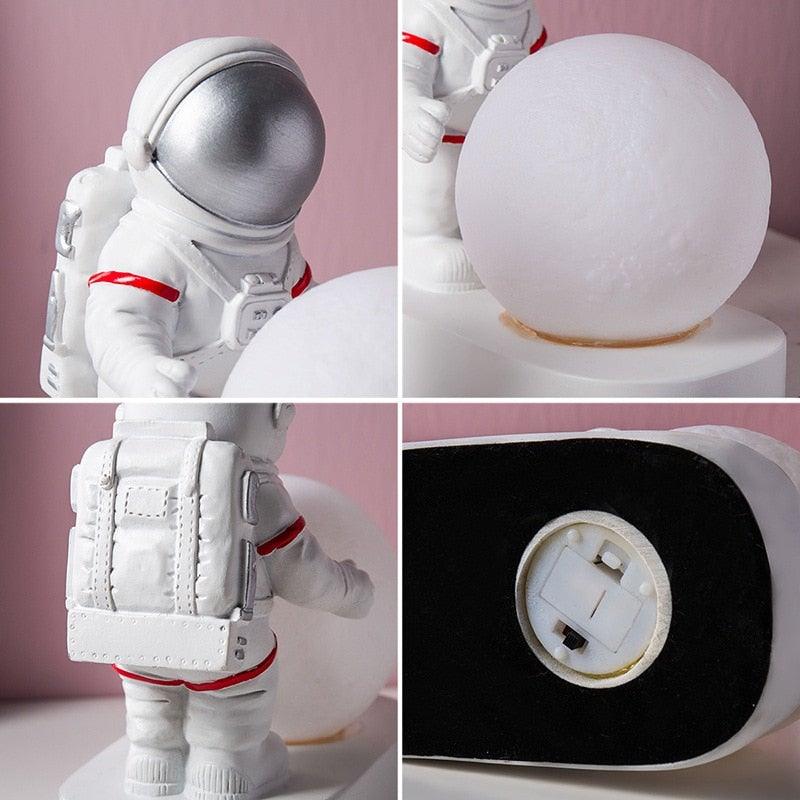 Astronaut lamp