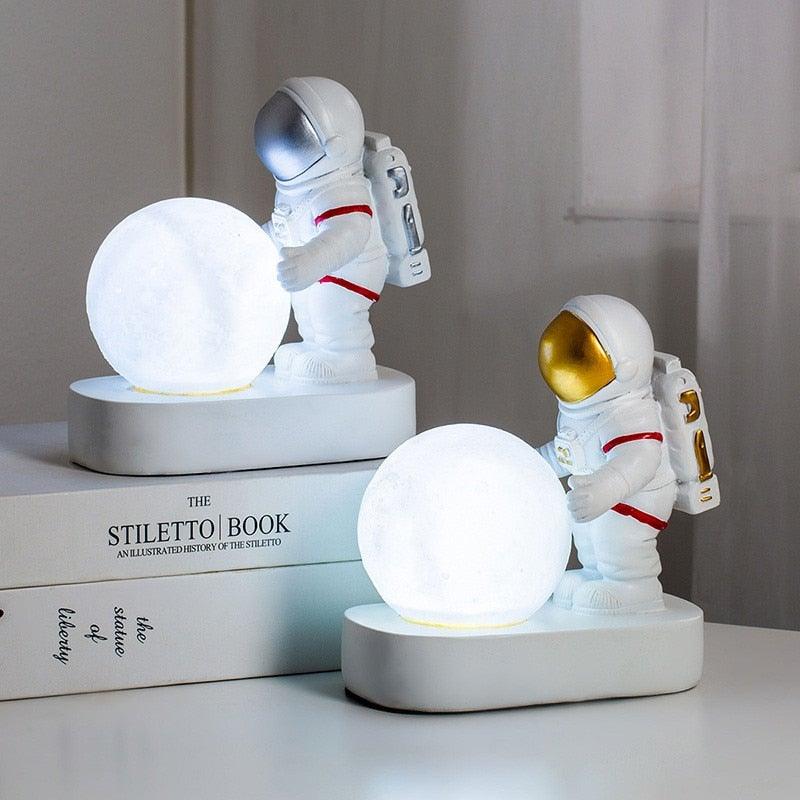 Astronaut lamp