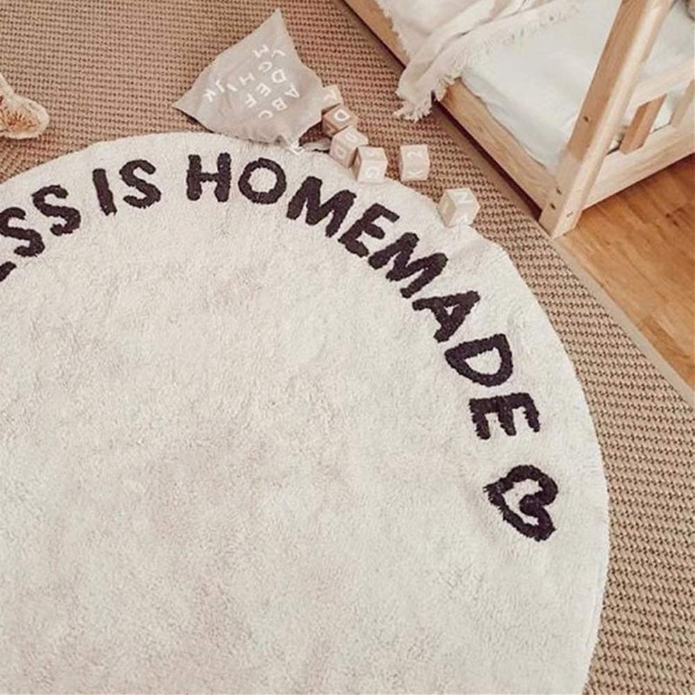 White round carpet – Stylish rug for children's room & living room, ideal for modern design