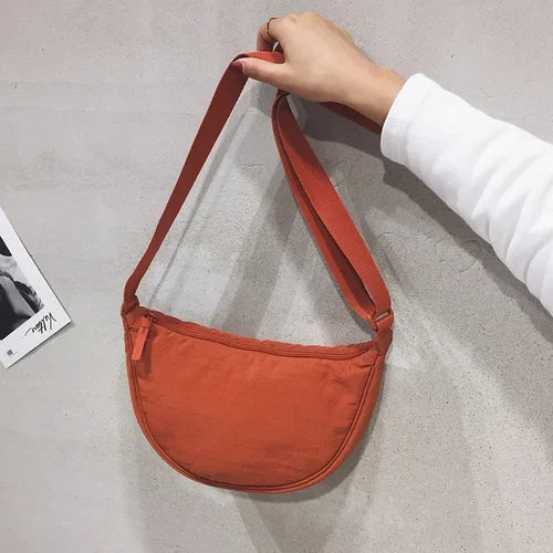Simple Women's Knödel Crossbody Bag