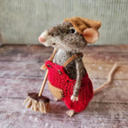 Handmade felt mouse | Christmas decoration & gift idea | Needle felted from wool & fabric | Sustainable
