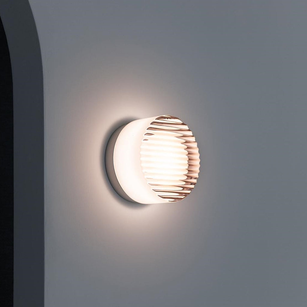 Light that transforms your interior and garden!