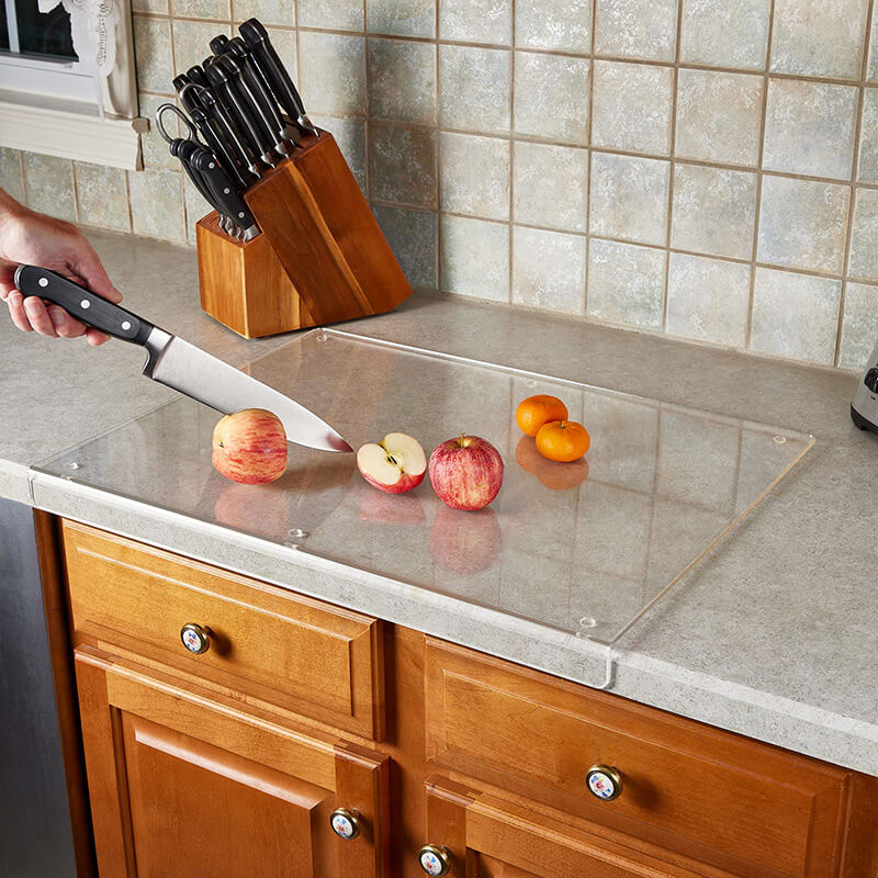 Non-slip, transparent cutting board in acrylic