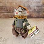 Handmade felt mouse | Christmas decoration & gift idea | Needle felted from wool & fabric | Sustainable