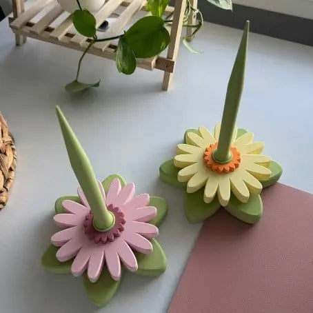 Gerbera Yarn Spool — 3D Printed Tool for Even Winding