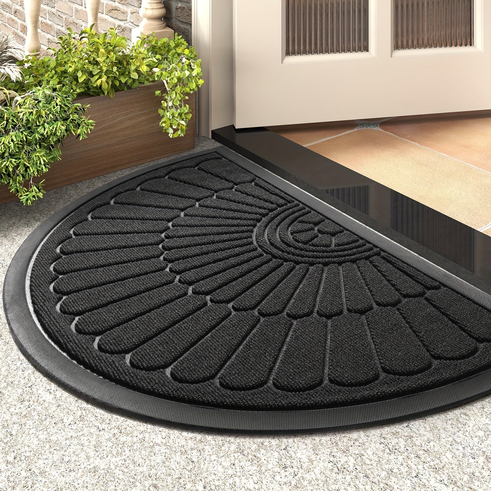 Semi-circular rubber doormat – Durable and non-slip for indoor and outdoor use