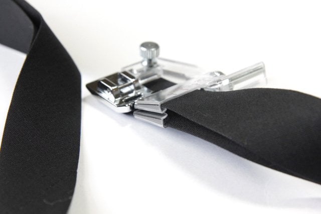 Precision bias binding foot | Sew seamlessly