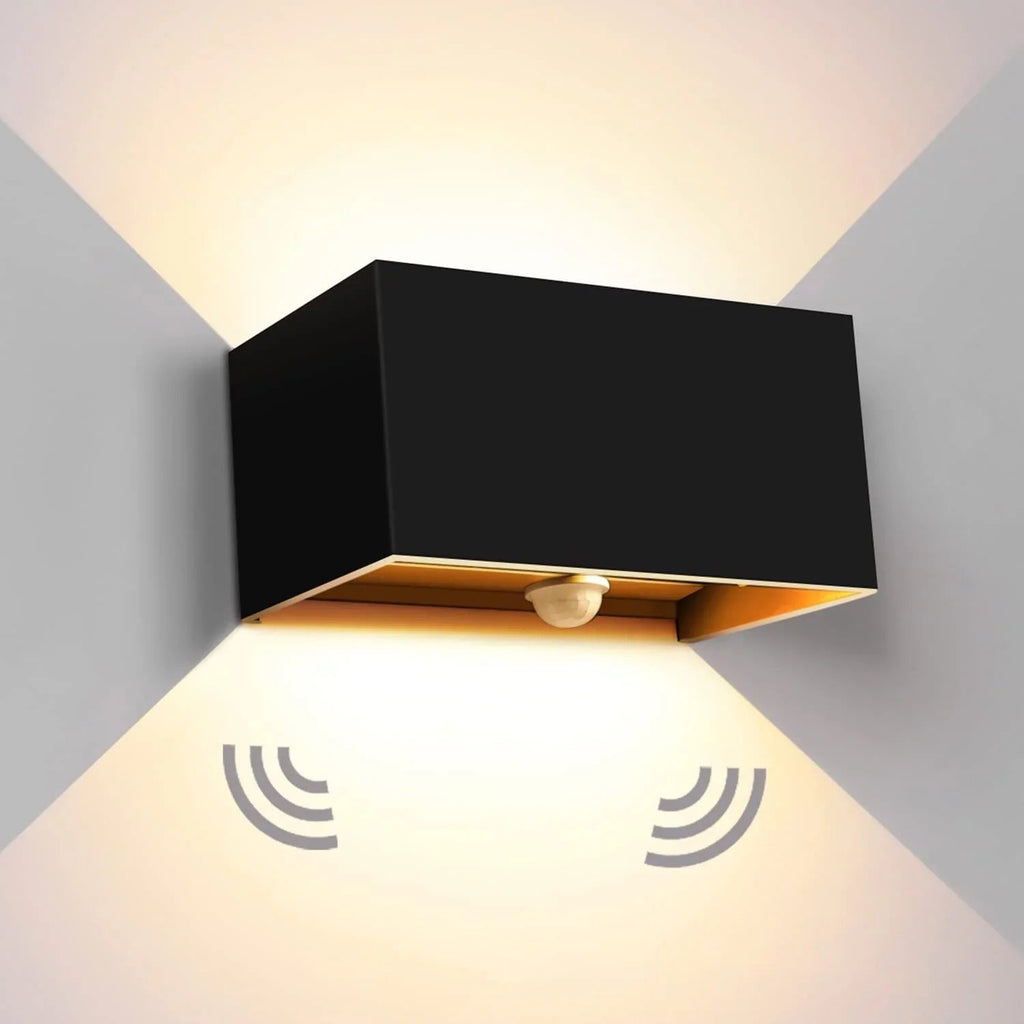 Outdoor lamp with sensor