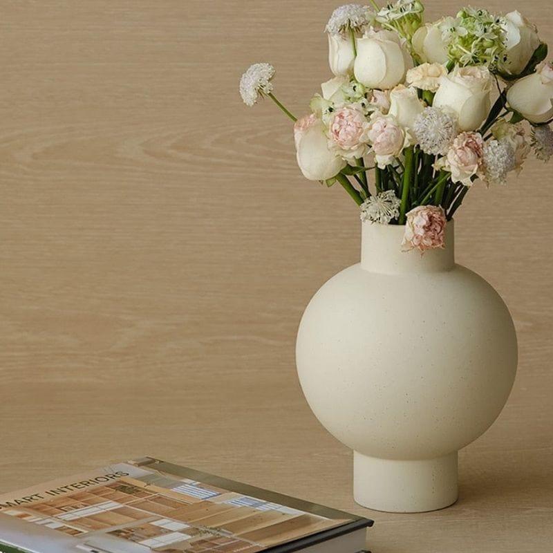 Elegant minimalist design with a smooth, curved silhouette