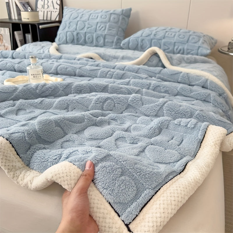 CozyCoral – Luxury Fleece Blanket for All Seasons