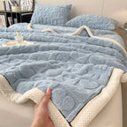 CozyCoral – Luxury Fleece Blanket for All Seasons