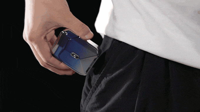 LuxRazor Elite Travel Razor | Compact magnetic design for effortless shaving on the go